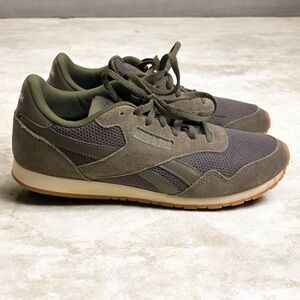 Reebok Women Royal Ultra SL Running Shoes Sneakers Size 9 Olive Green Suede EUC